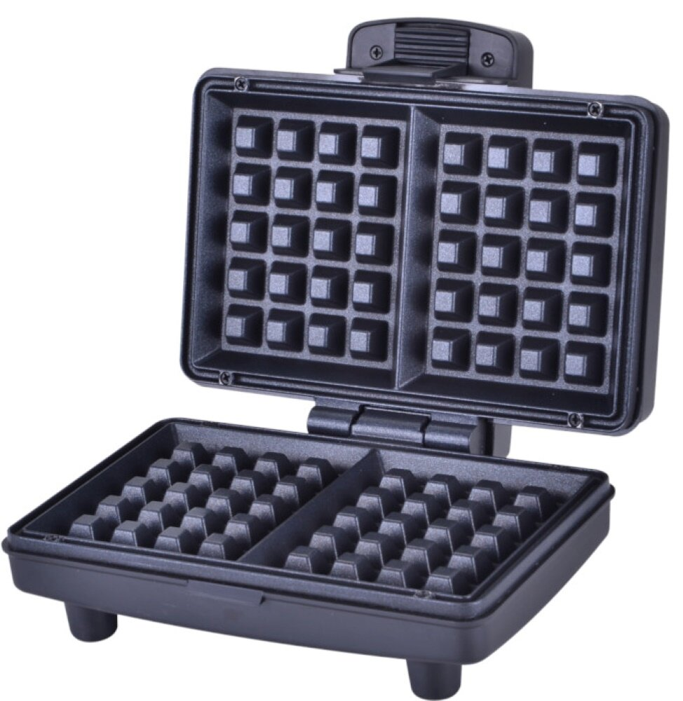 Otwarta czarna gofrownica. Widoczne górna i dolna połowa z wzorem kratki gotowym do pieczenia.