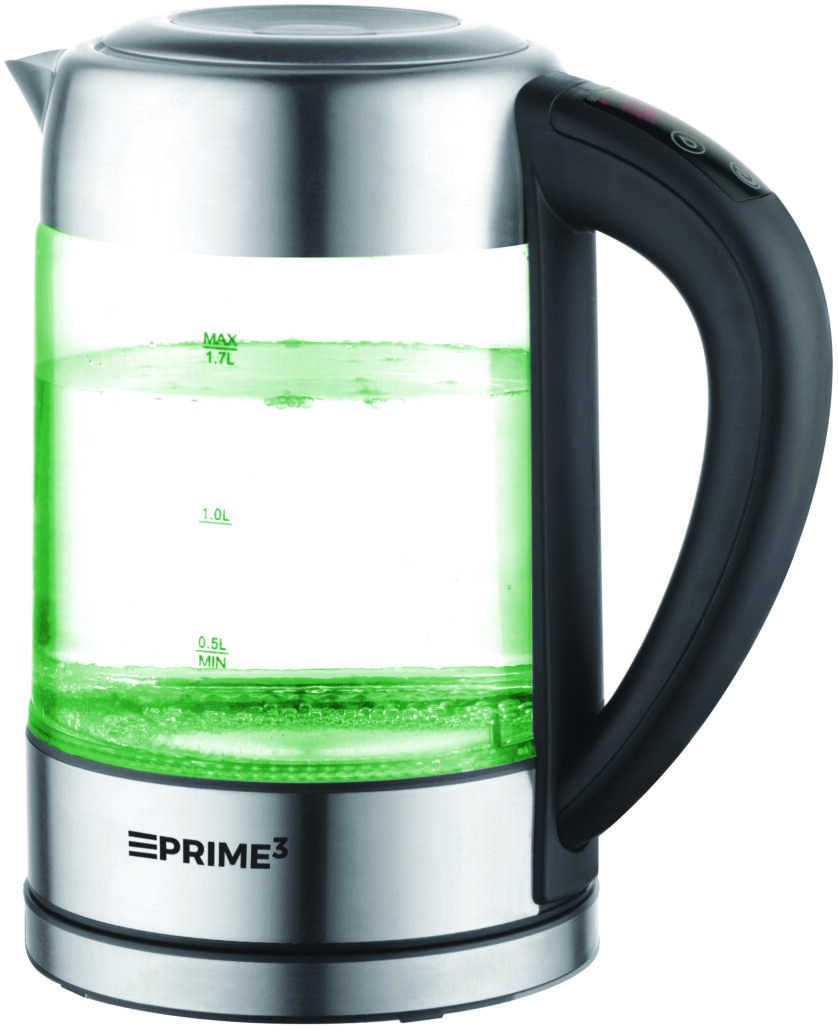 Szklany czajnik elektryczny z wodą w środku. Ma czarny uchwyt i srebrną podstawę.