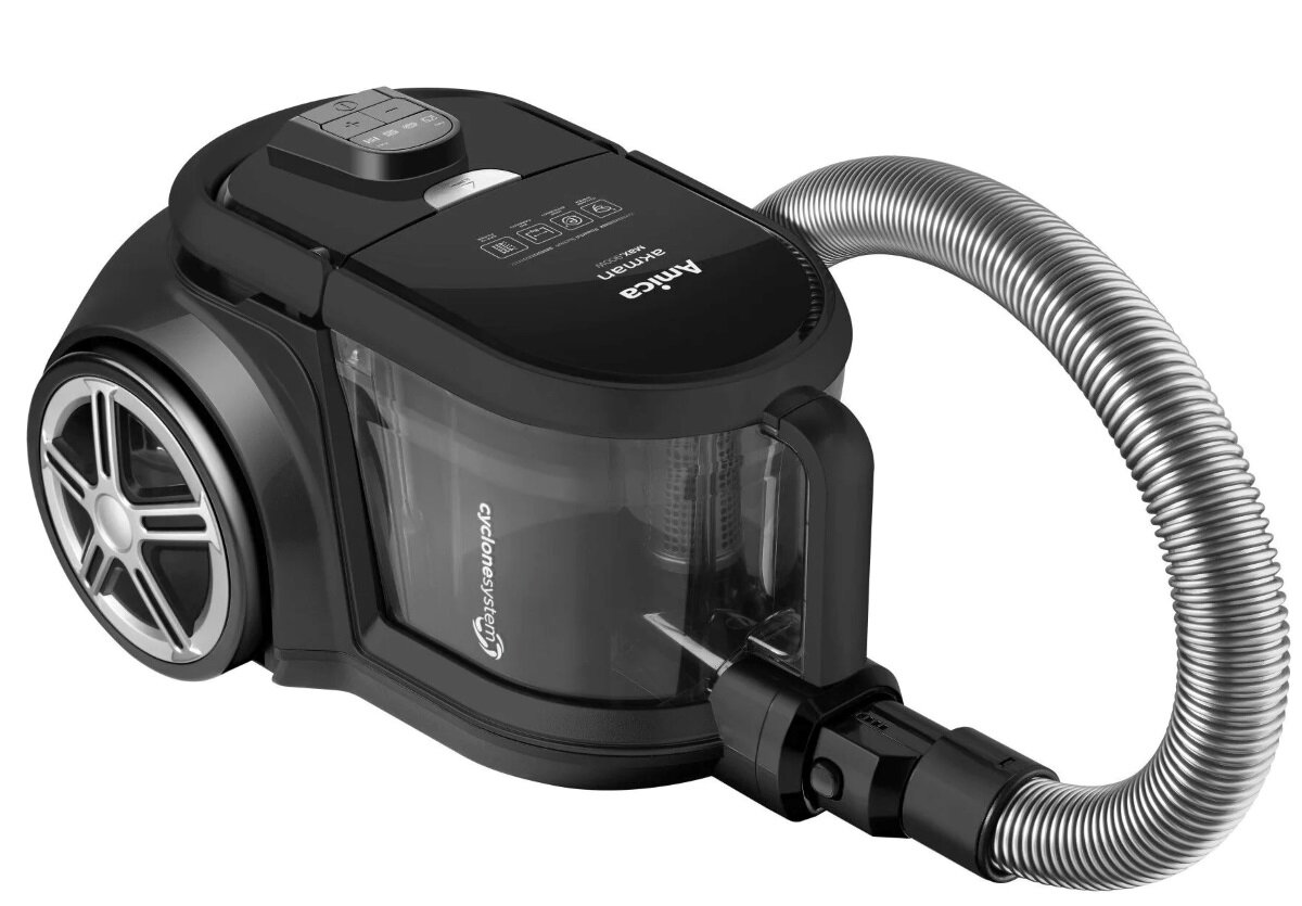 Czarny odkurzacz Amica Akman z osprzętem i wężem, białe tło.