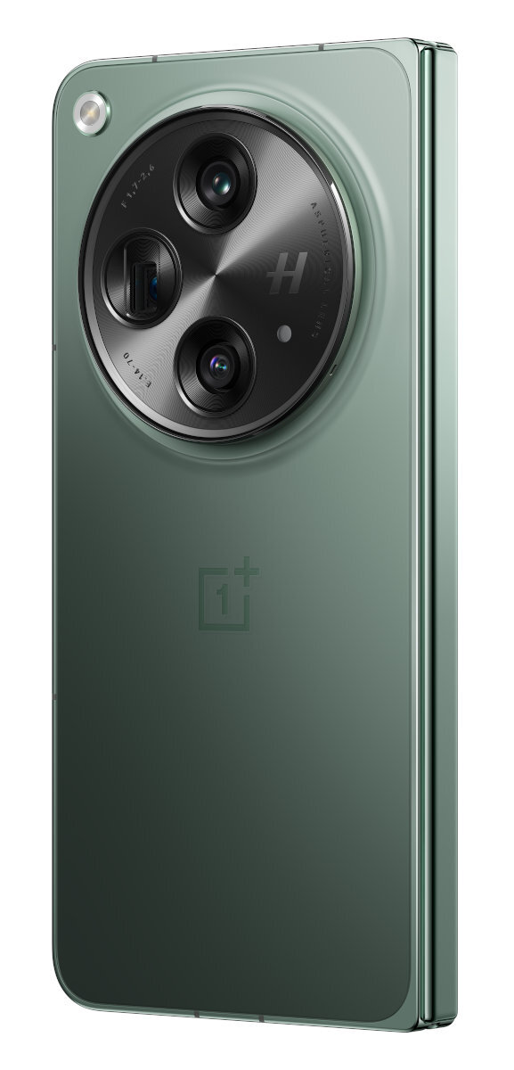 Pudełko DVD z tytułem 'Cocaine Shark' i rekinem wyskakującym z wody z łodzią.