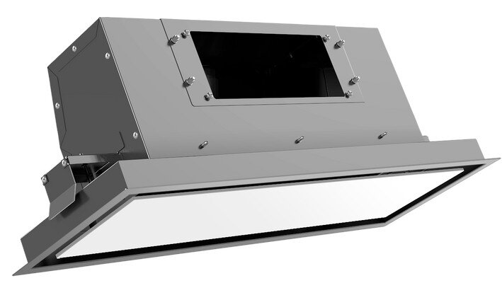 Metalowa, geometryczna oprawa oświetleniowa sufitowa. Ma prostokątny czarny otwór i biały panel świetlny poniżej.