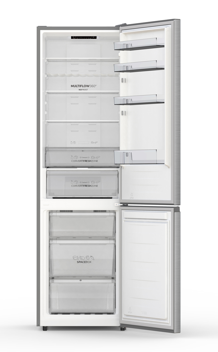 Ein Kühlschrank aus Edelstahl mit geöffneten Türen, der Regale, Schubladen und einen Gefrierbereich zeigt.