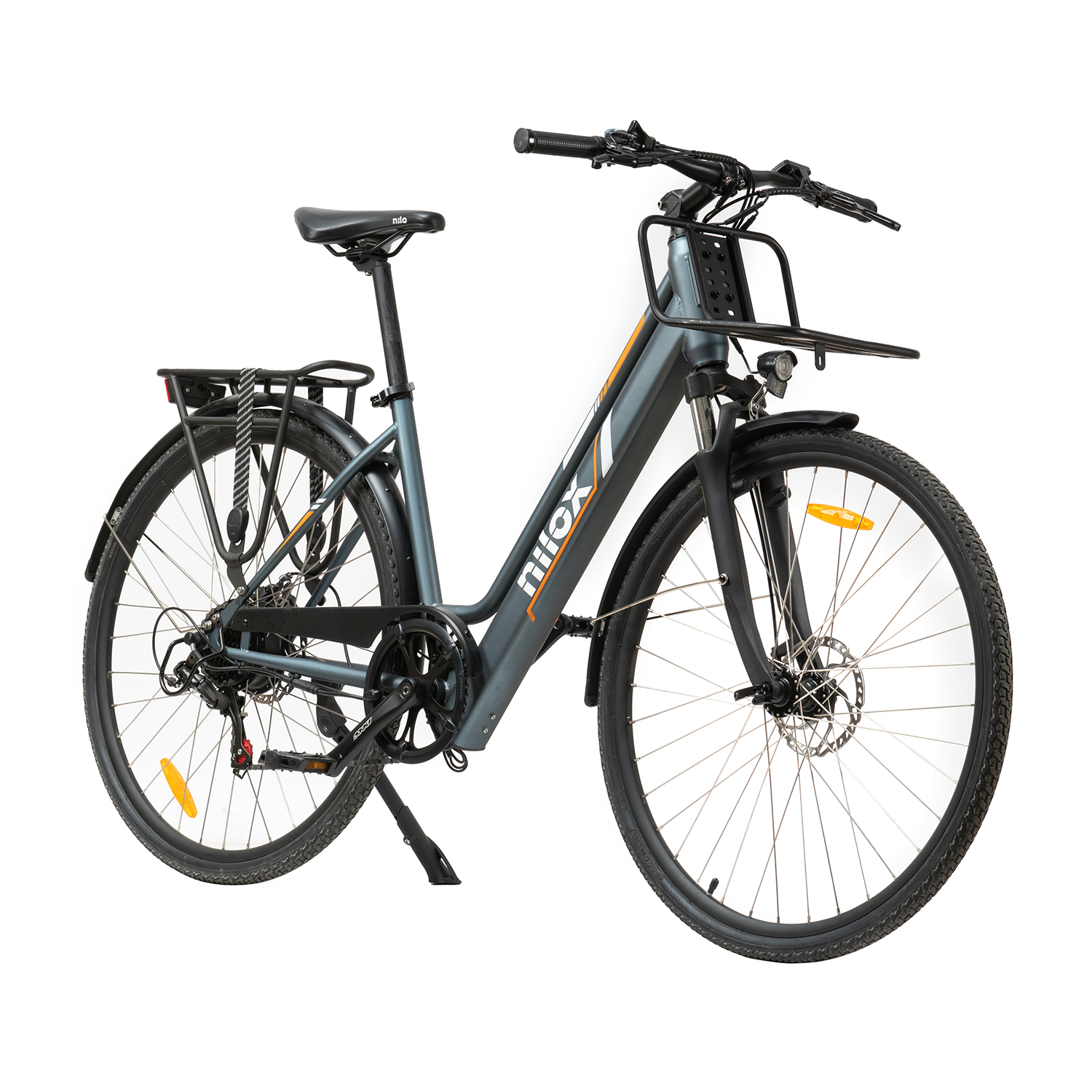 Bicicletta elettrica, telaio grigio, cestino e portapacchi.