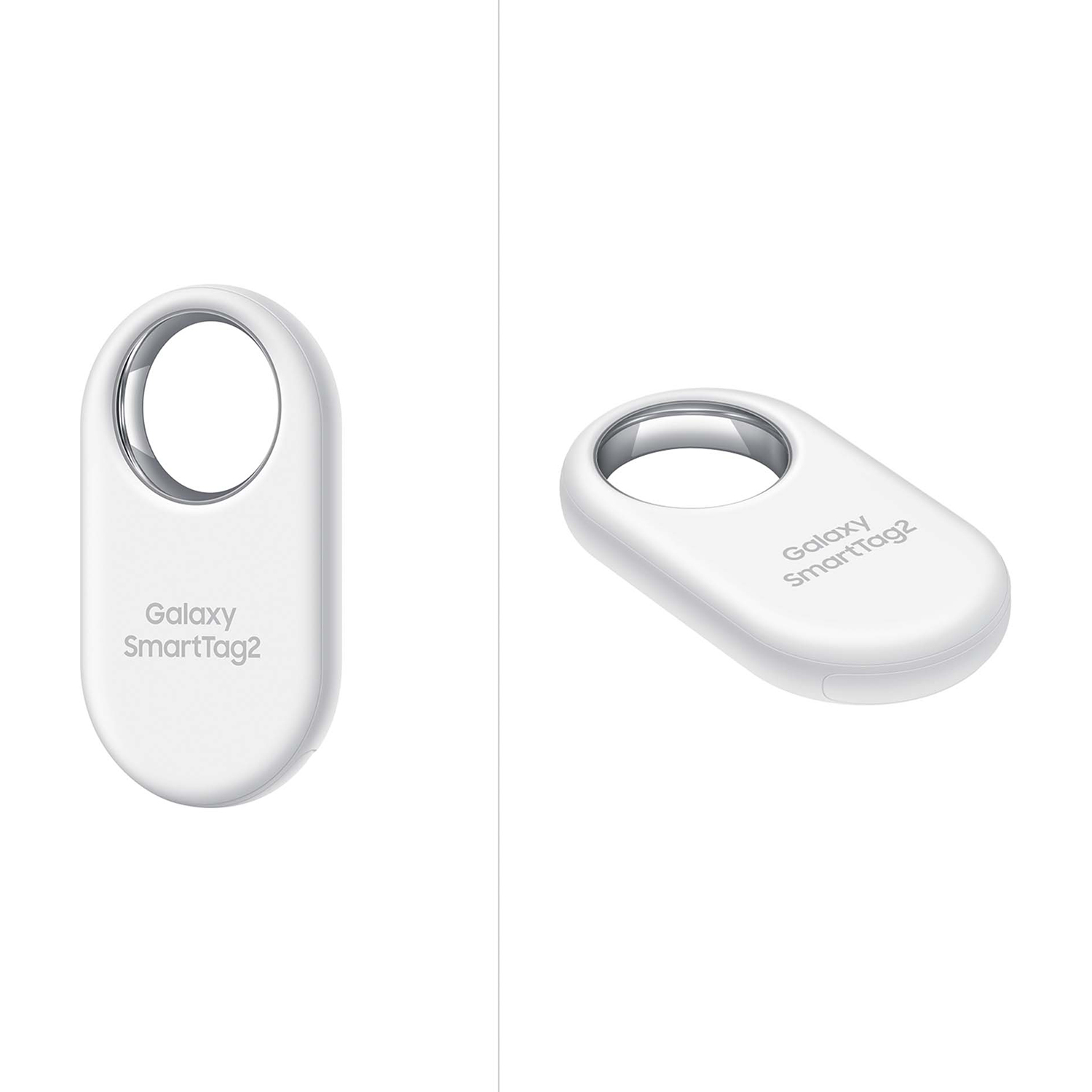 Due dispositivi Galaxy SmartTag2 bianchi. Uno rivolto in avanti, uno inclinato. Entrambi hanno un anello.