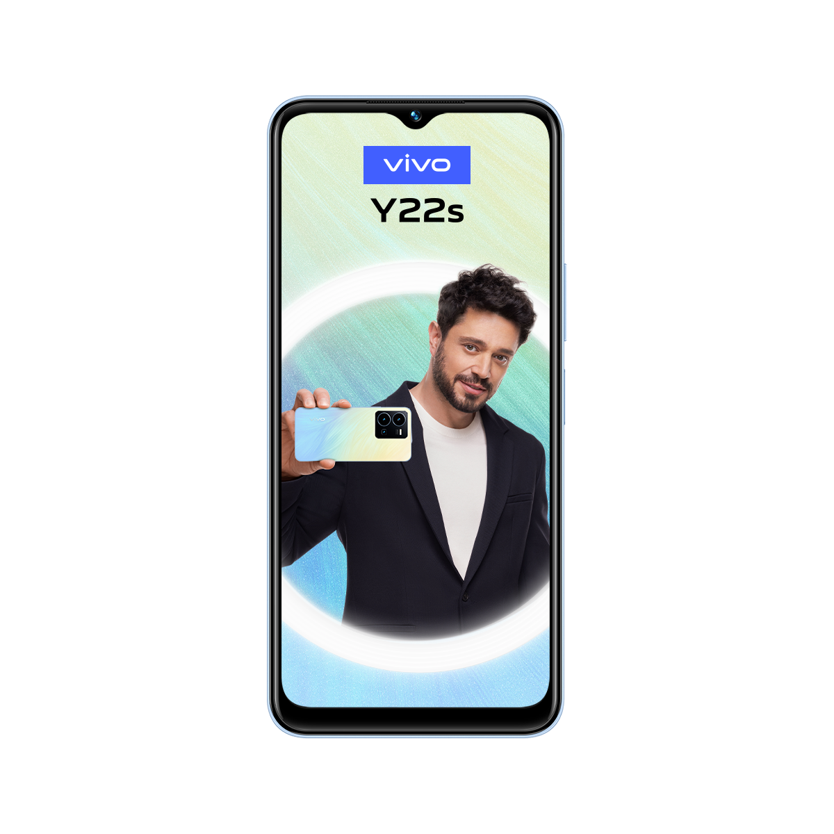 Bir kişi yeni bir Vivo Y22s telefonu tutuyor. Telefon beyaz bir arka plan üzerinde.