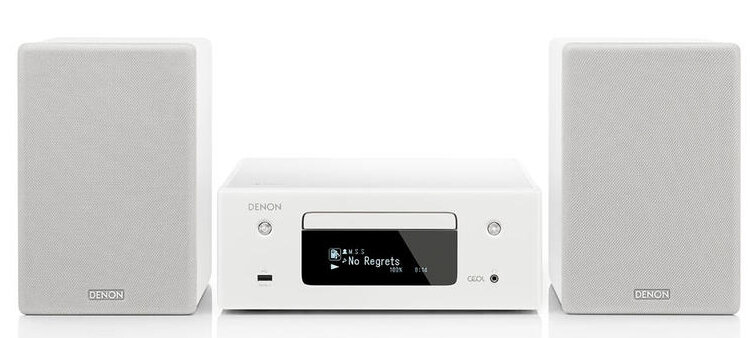 Biały system stereo Denon. Dwa głośniki i jednostka z ekranem. Czarne tło.