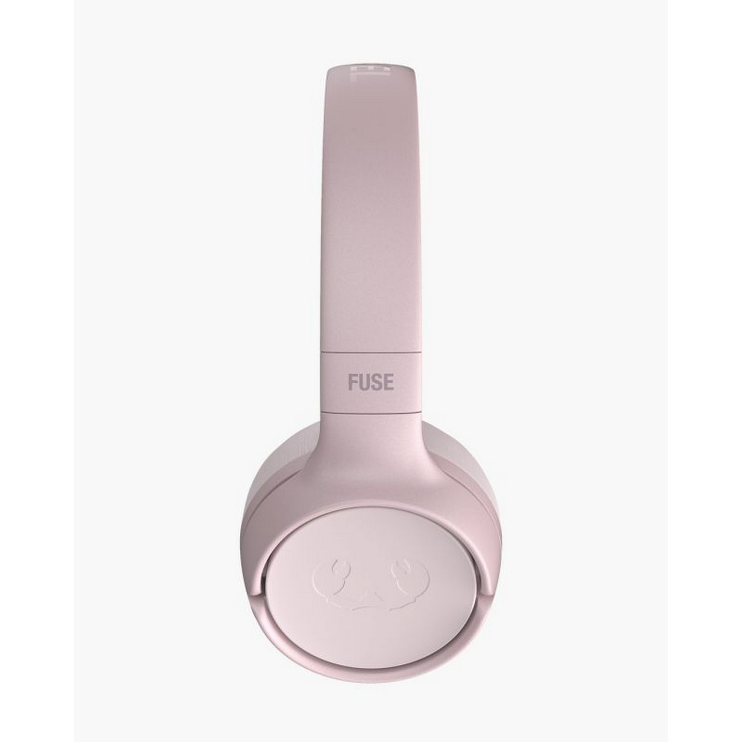 Roze koptelefoon. Zijaanzicht, effen witte achtergrond. Tekst: FUSE.