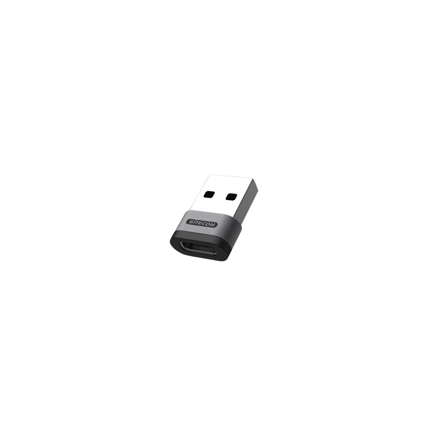 Een USB-C naar USB-adapter, zilver en zwart, tegen een zwarte achtergrond.