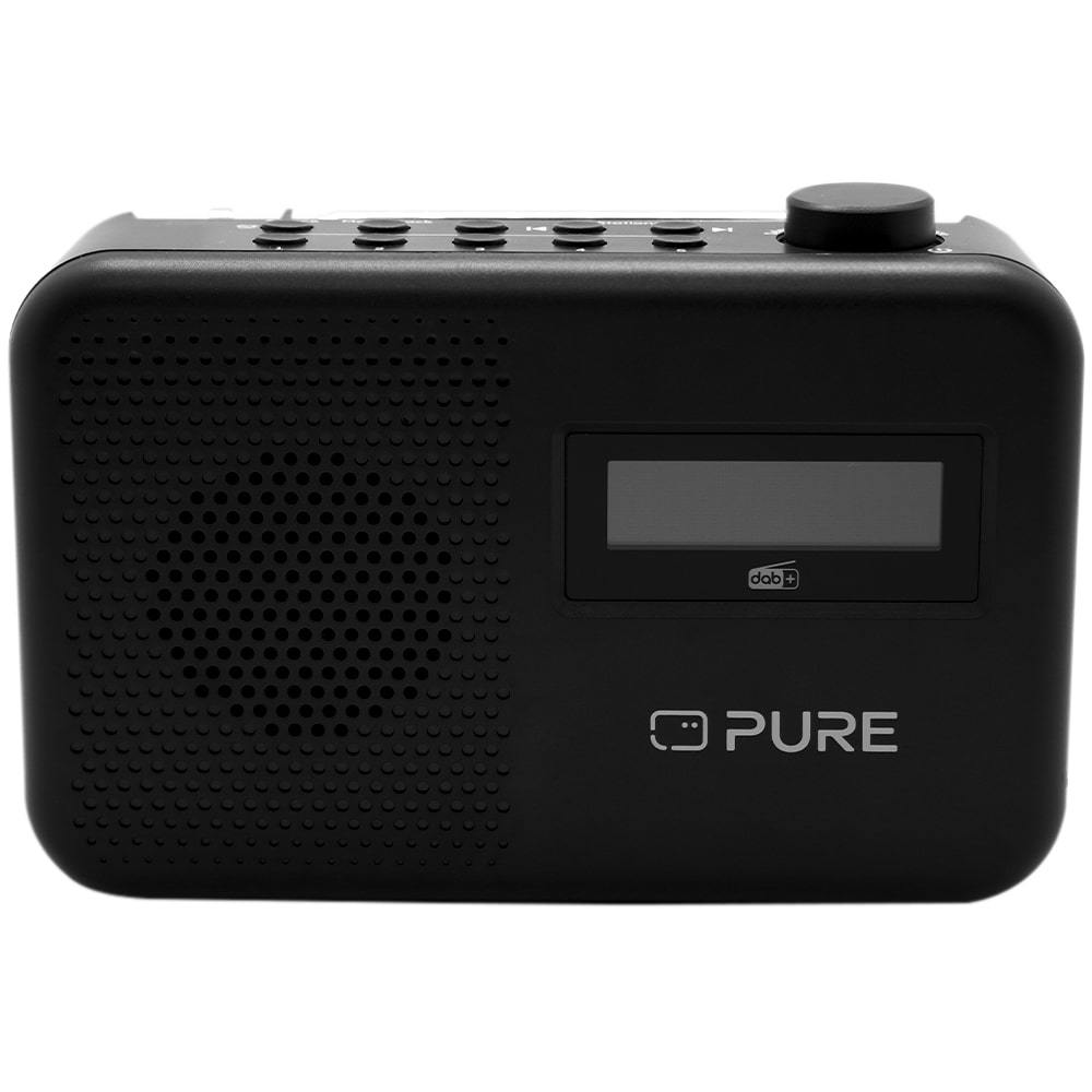 Schwarzes Radio mit Display. Das Pure-Logo ist unten rechts sichtbar.