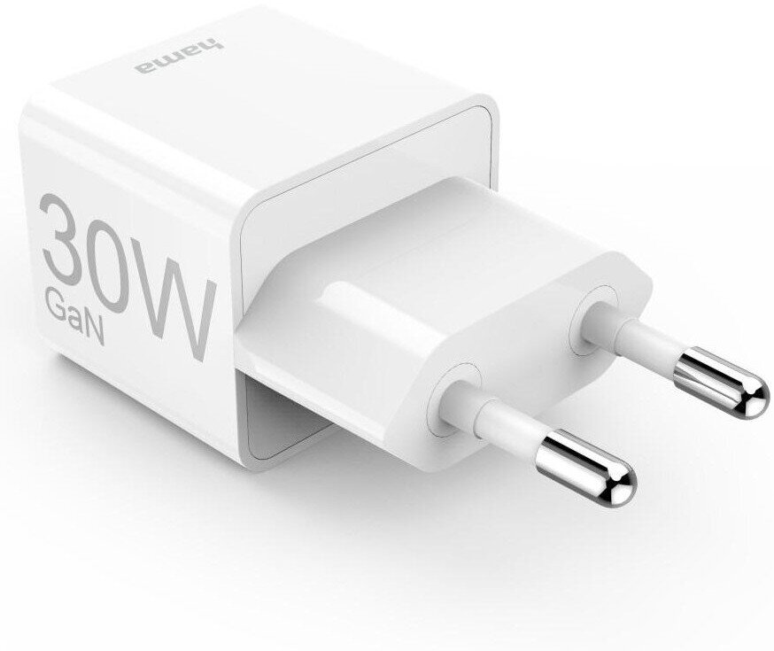 Biała ładowarka Hama 30W GaN z wtyczką dwubiegunową. Izolowana na białym tle.