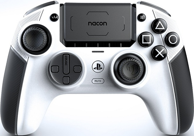 Weiß-schwarzer Gaming-Controller, mit Knöpfen und Joysticks, und dem Nacon-Logo.