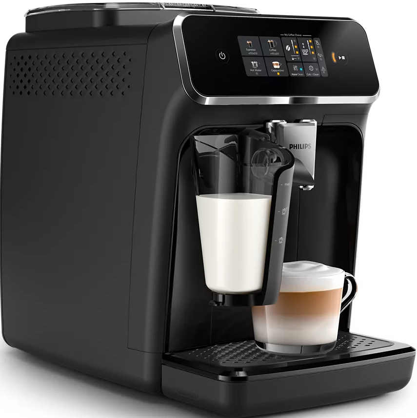 Macchina da caffè nera con contenitore del latte e tazza. Si sta preparando un latte.