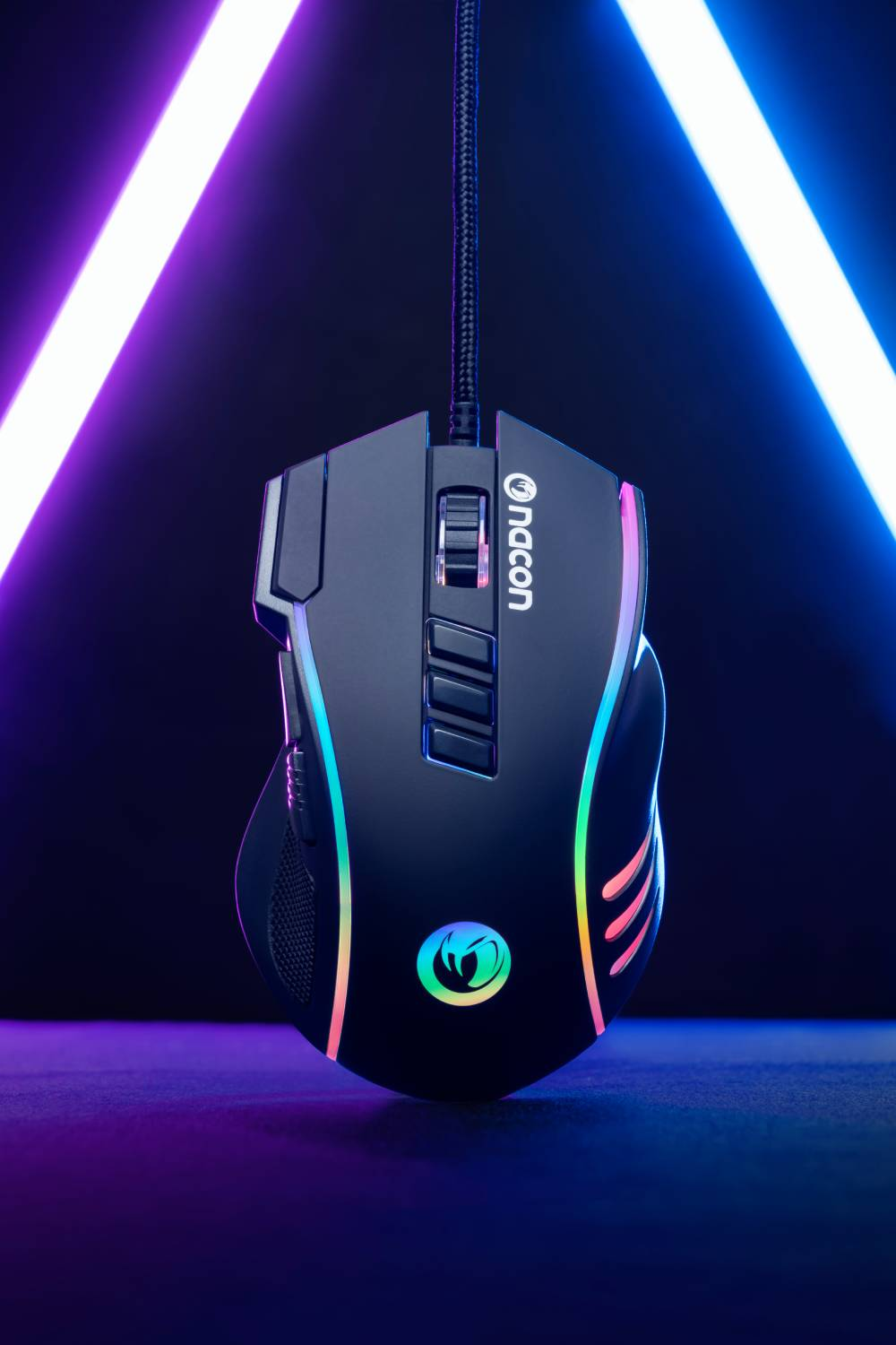 Ratón gaming negro con detalles coloridos y logotipo Nacon.