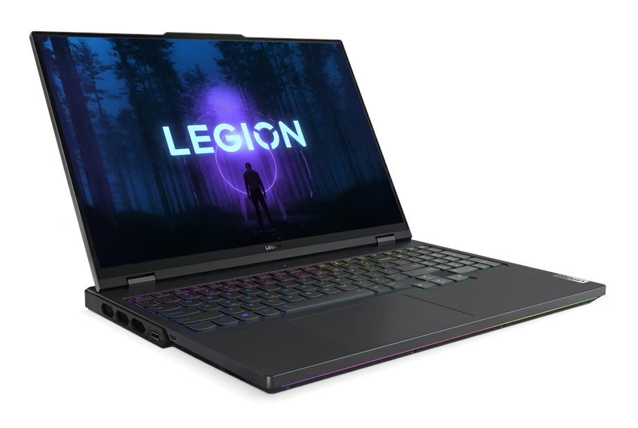 Czarny laptop Lenovo Legion, otwarty, pokazujący ekran z sceną z gry i klawiaturą.