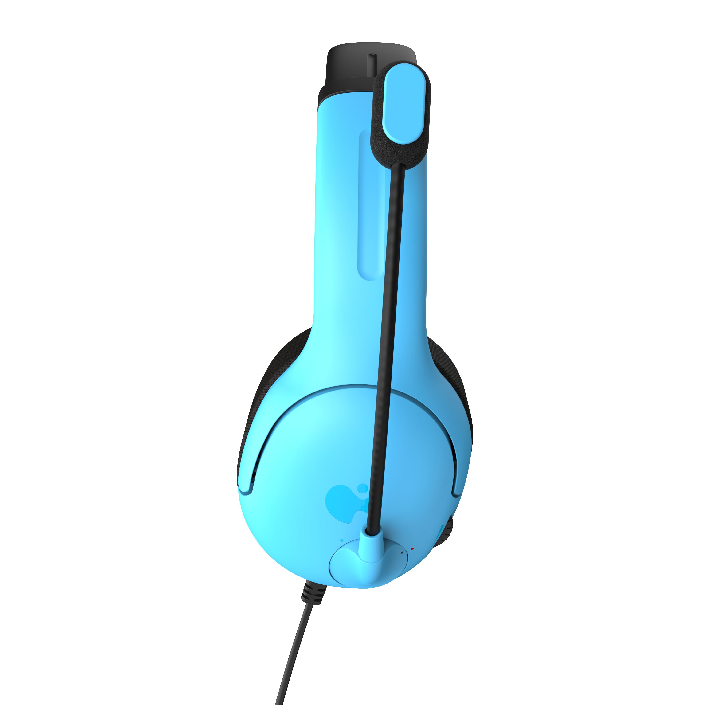 Ein hellblaues Gaming-Headset mit schwarzem Mikrofon, Kabel und Ohrmuscheln vor schwarzem Hintergrund.