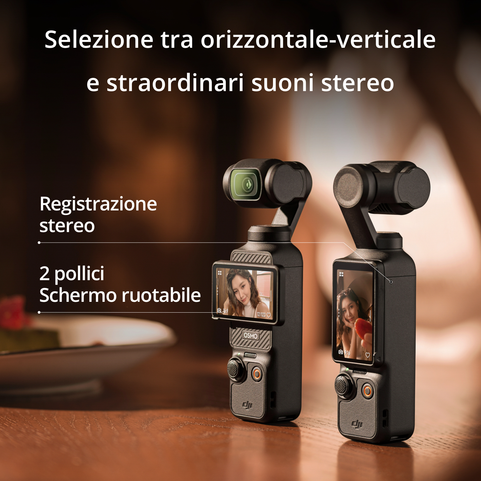 Due fotocamere portatili nere con schermi, una accanto all'altra, con testo sopra.