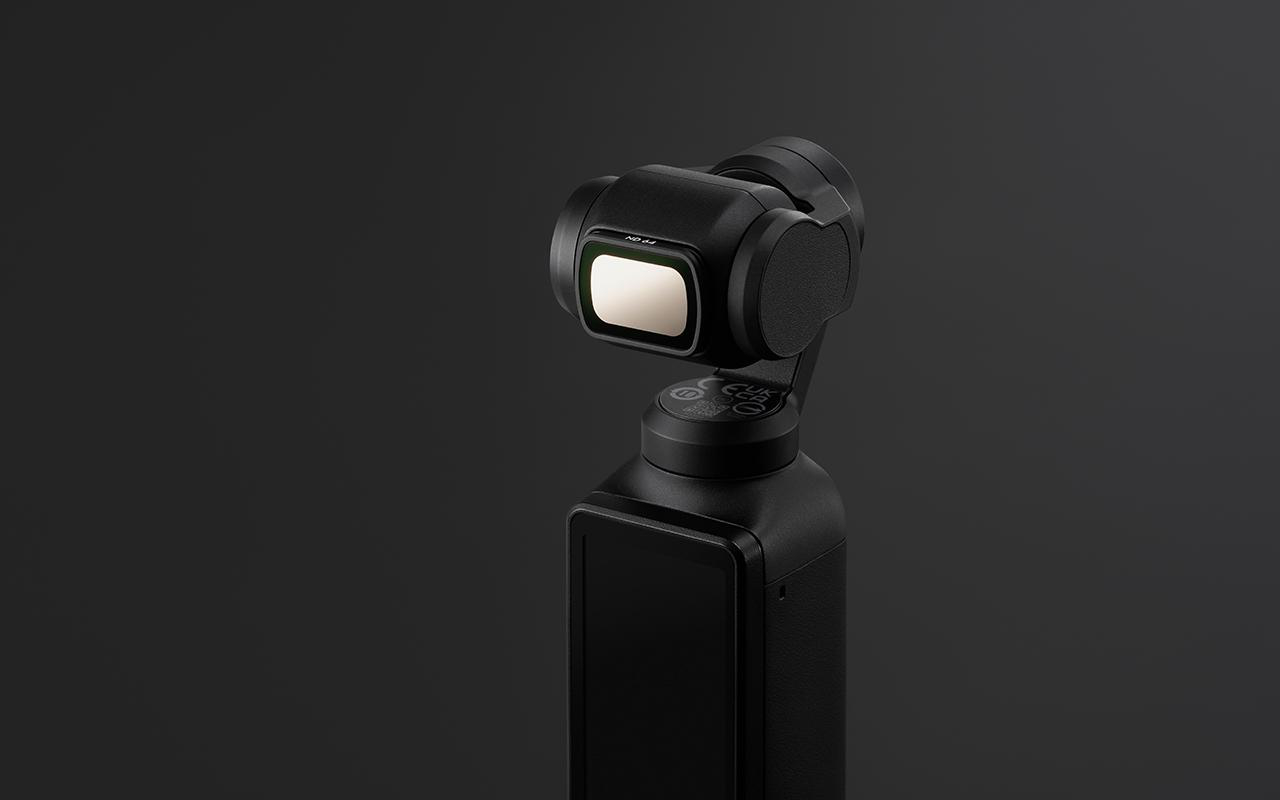 Schwarze Gimbal-Kamera auf schwarzem Hintergrund.