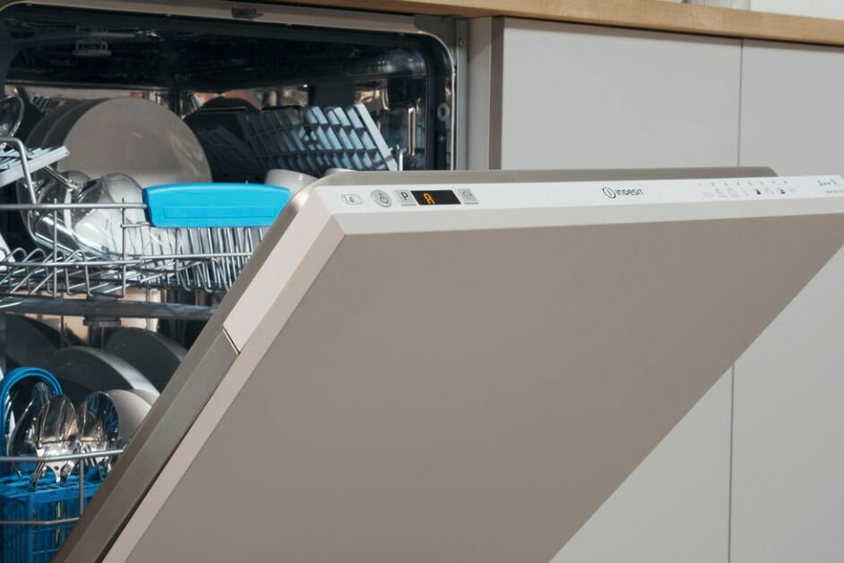 Zmywarka do zabudowy INDESIT DIFP 28T9 A EU