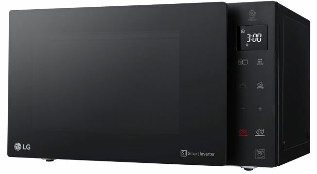 Czarny piekarnik mikrofalowy LG z cyfrowym wyświetlaczem pokazującym 3:00. Posiada przyciski sterowania i logo Smart Inverter.