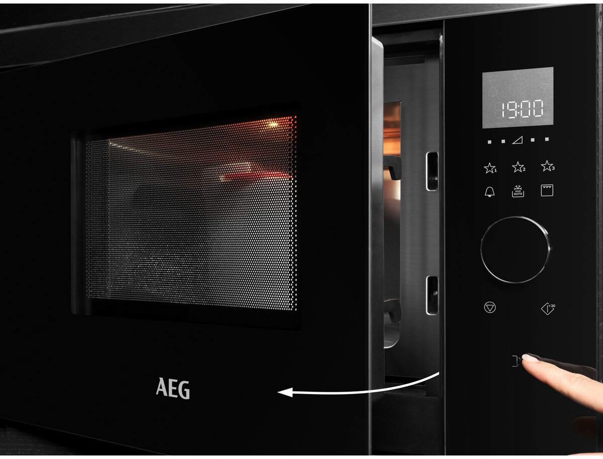 Kuchenka mikrofalowa AEG Intuit MBB1756SEM