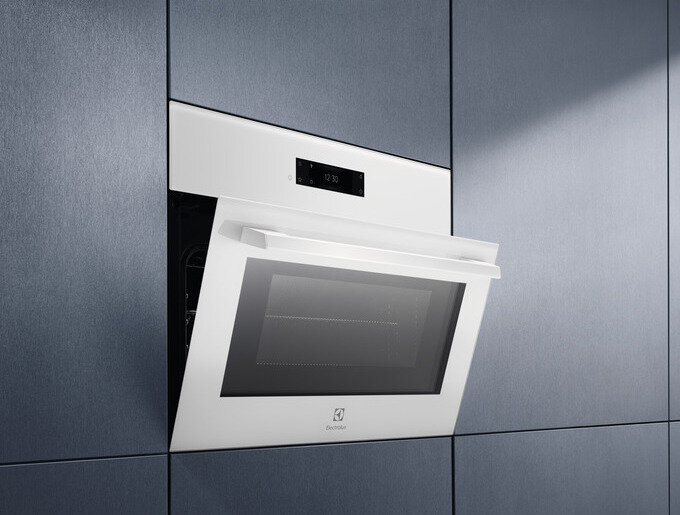 Kuchenka mikrofalowa ELECTROLUX EVM8E08V seria 600 Solo