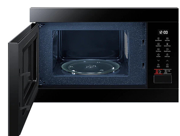 Czarna kuchenka mikrofalowa, drzwi otwarte. Szklany talerz obrotowy, panel boczny.