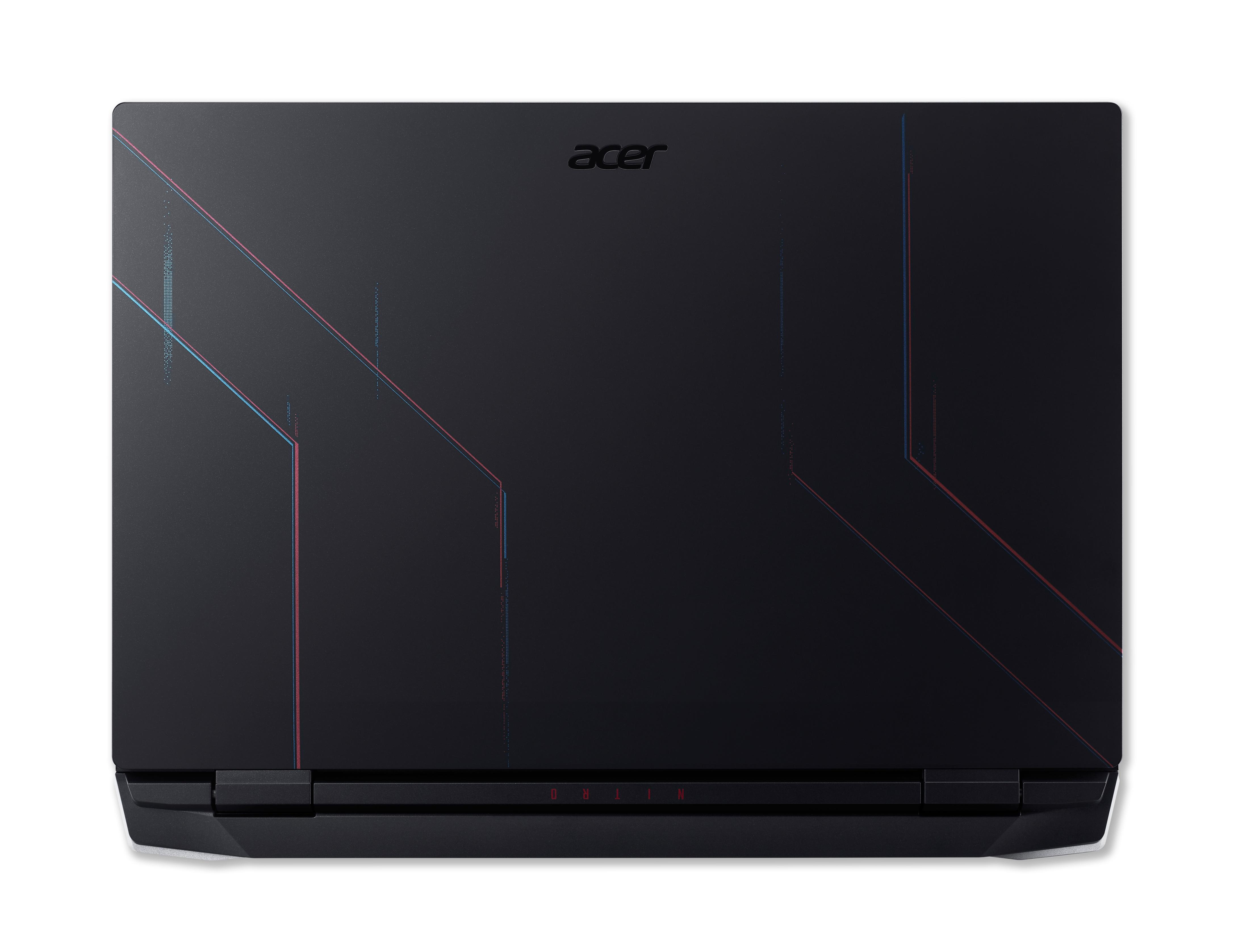 Die Rückseite eines schwarzen Acer Nitro 5 Gaming-Laptops. Es hat rote und blaue Designlinien.
