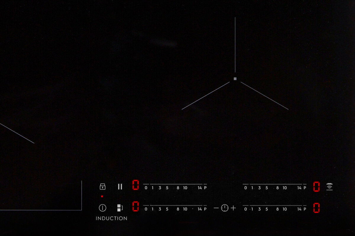 Schemat pokazujący wymiary płyty indukcyjnej, z pomiarami.