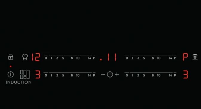 Wyświetlacz płyty indukcyjnej pokazuje cyfry i symbole na czerwono na czarnym tle.