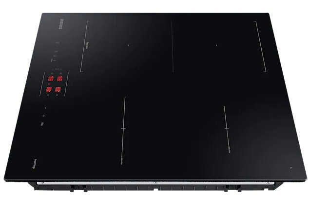 Czarna płyta grzewcza z czterema strefami gotowania, wyświetlaczem cyfrowym i sterowaniem.