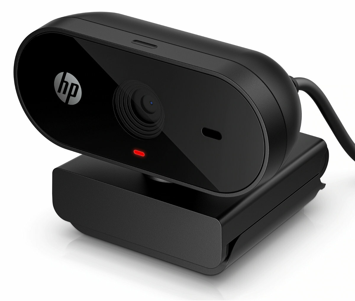 Czarna kamera internetowa HP na białym tle. Czerwone światło wskazuje na aktywne użytkowanie.
