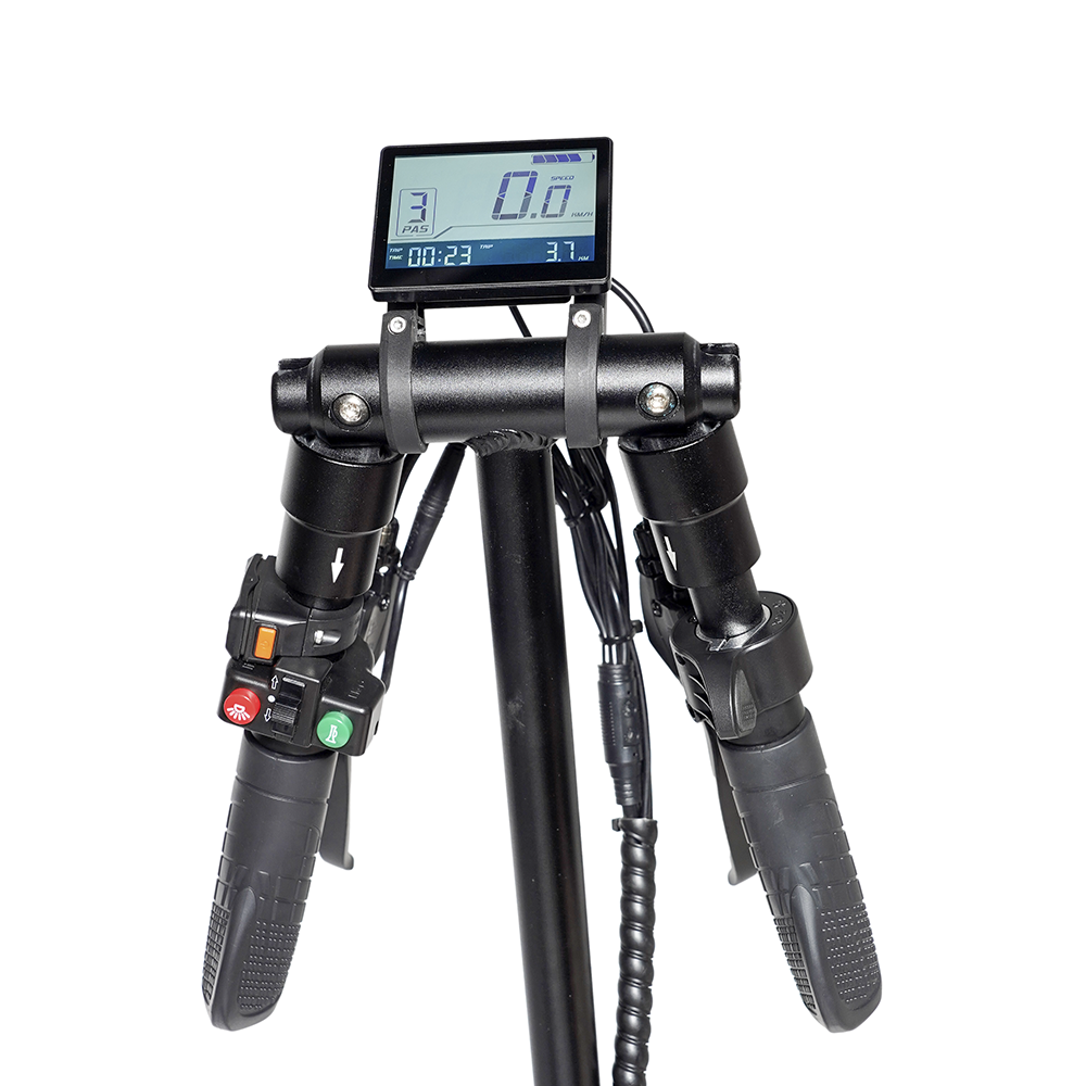Manillar de scooter negro con pantalla digital y controles.