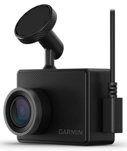 Kamera samochodowa Garmin z czarną obudową, obiektywem i uchwytem magnetycznym na białym tle.