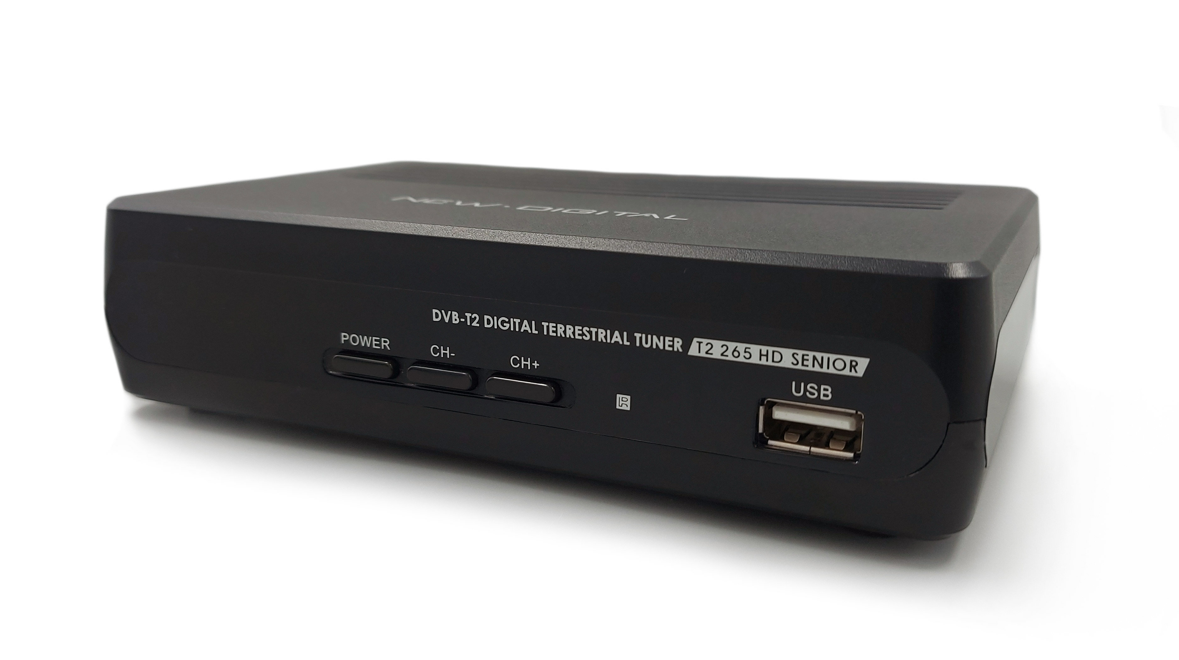 Czarny tuner naziemnej telewizji cyfrowej DVB-T2 z portem USB i przyciskami z boku.