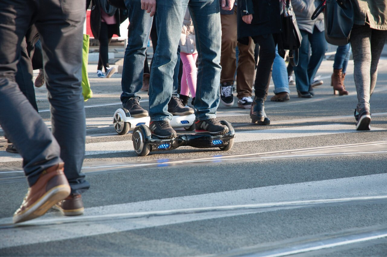 Elektryczna deskorolka SKYMASTER 2 Wheels 8 BT Speaker Czarny