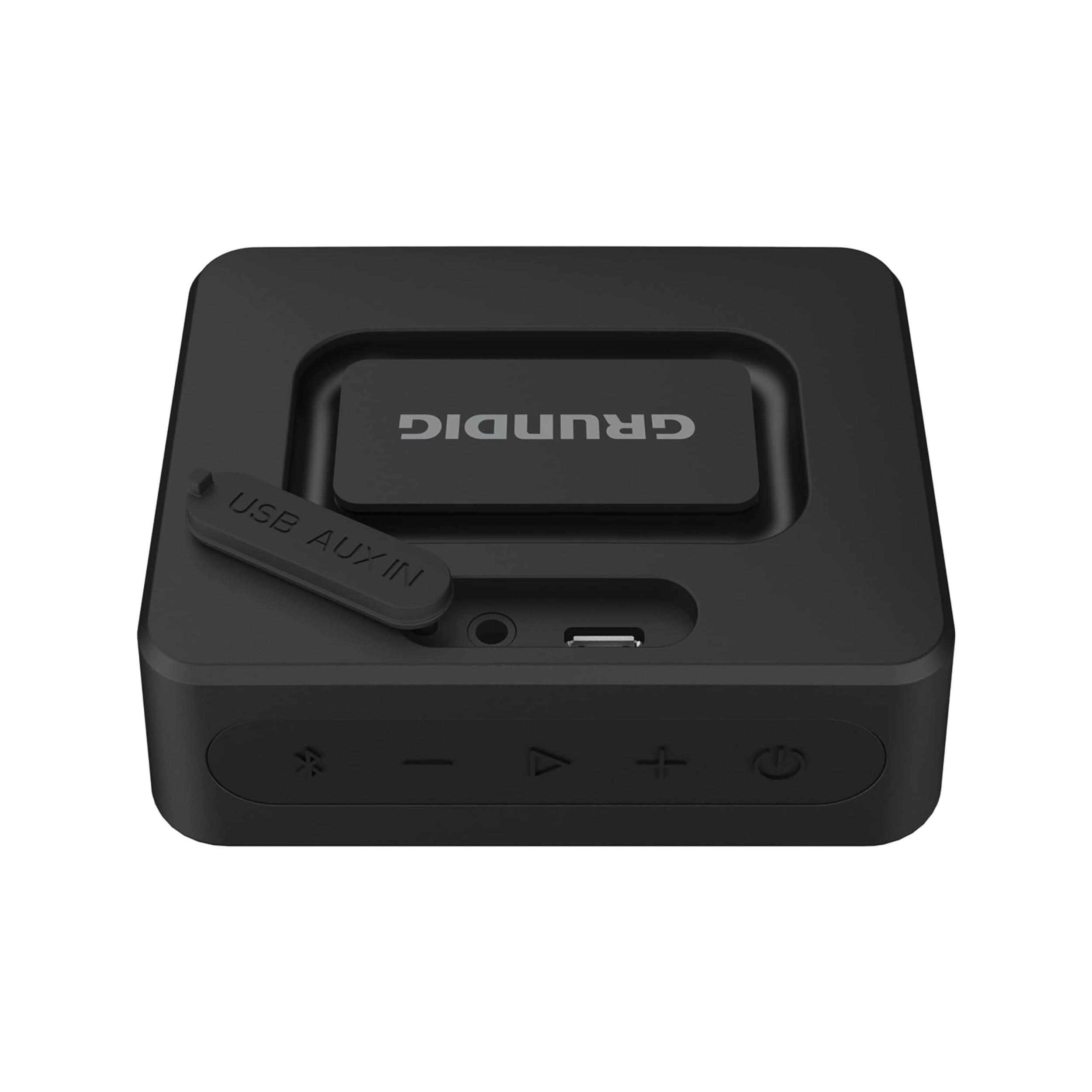 Ein schwarzer Grundig-Lautsprecher mit USB- und AUX-Anschlüssen.