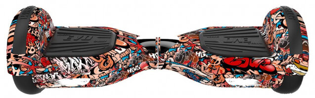 Deskorolka z graffiti z czarnymi podnóżkami.