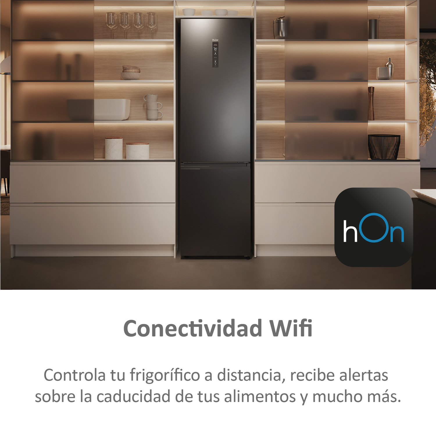 Refrigerador Haier negro moderno con pantalla digital y el logo hOn.