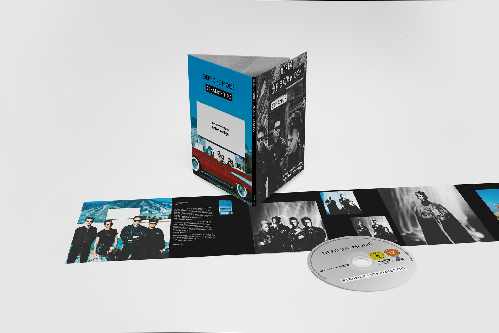 Depeche Mode album, 'Strange Too', open. Binnenkant met bandfoto's, CD zichtbaar.