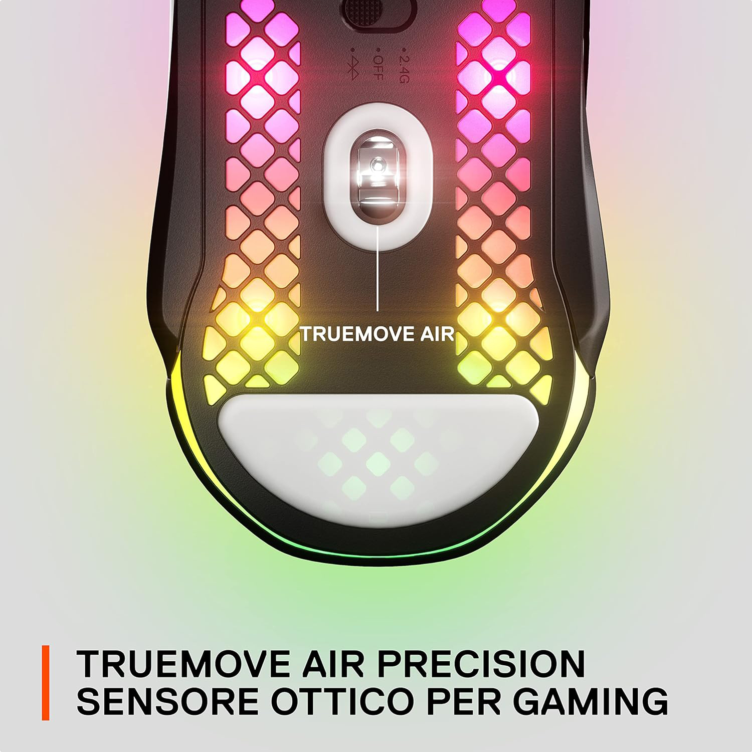 Mouse da gaming nero con luci LED colorate e la scritta 'Truemove Air'. Sfondo bianco.