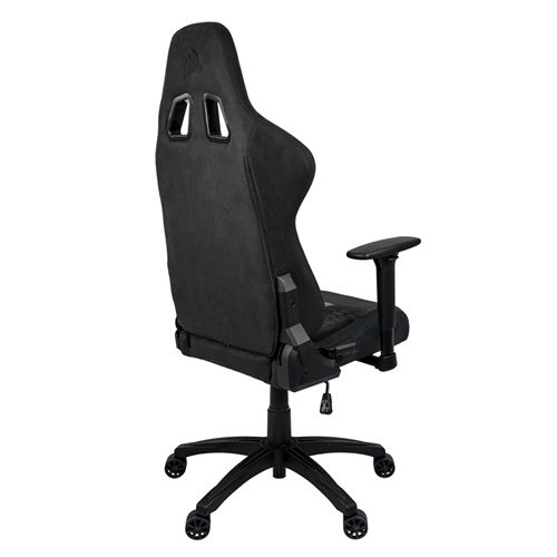 Silla gaming negra con respaldo alto, reposabrazos y ruedas, vista desde atrás.