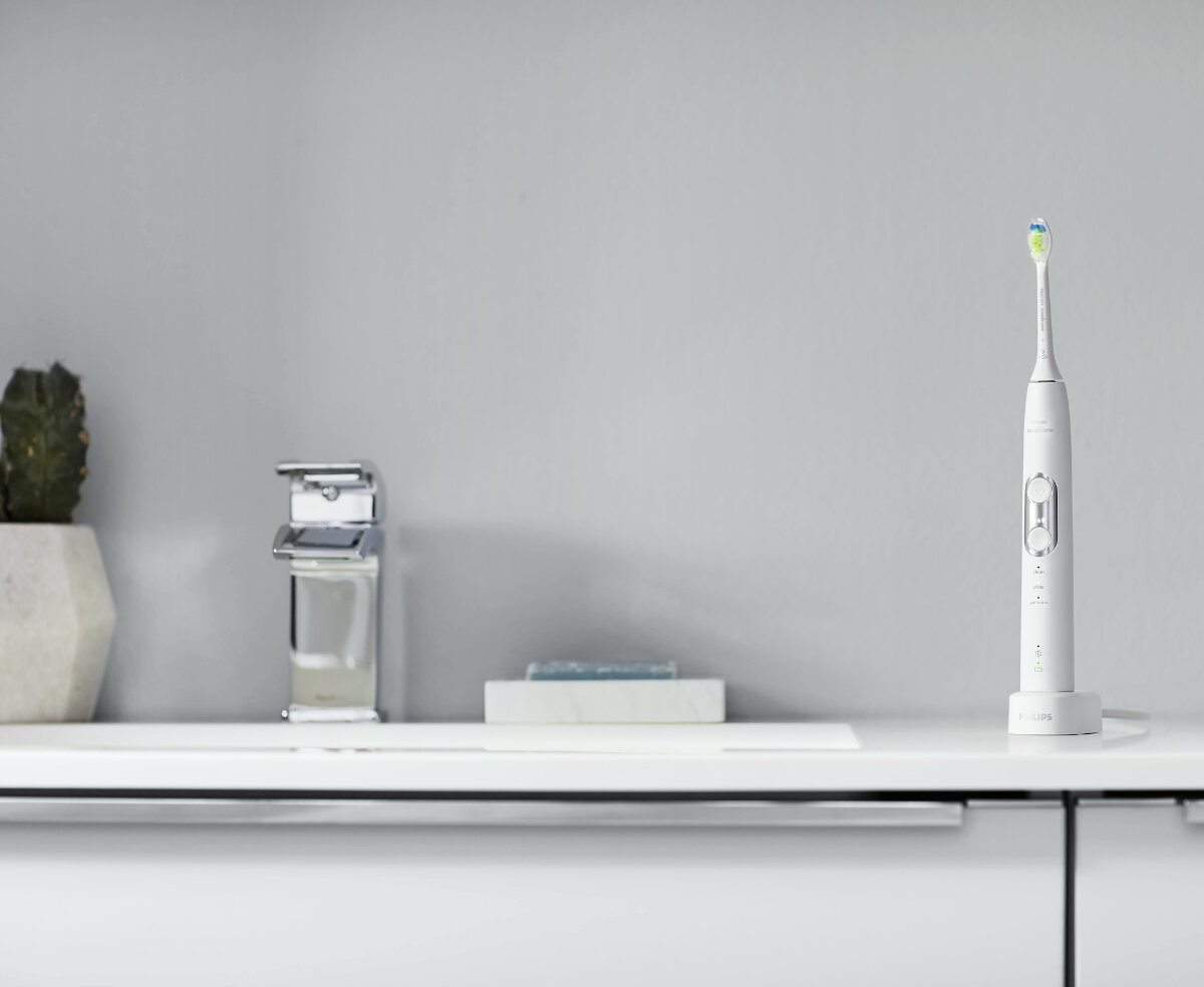 Szczoteczka soniczna PHILIPS SONICARE HX6877/68 ProtectiveClean 6100 ze stacją dezynfekującą UV