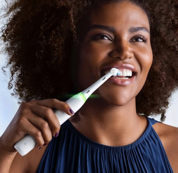 Zestaw szczoteczek magnetycznych ORAL-B iO4 DUO Black&White