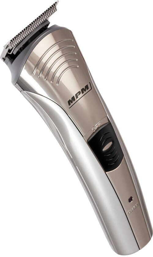 Srebrno-szara maszynka do włosów z czarnymi akcentami. Trymer jest pochylony w prawo.