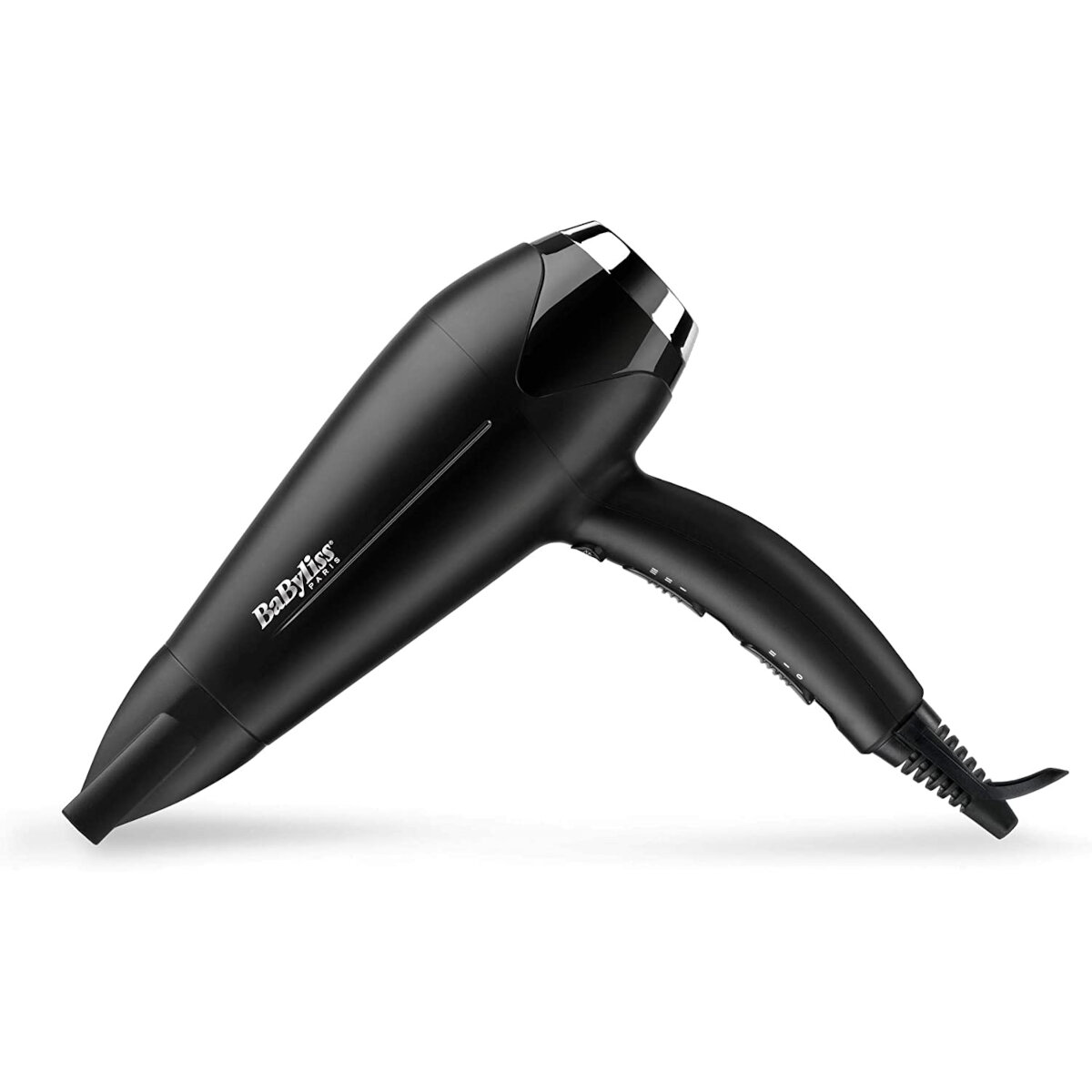 Czarna suszarka do włosów na białym tle. Suszarka jest skierowana w prawo.