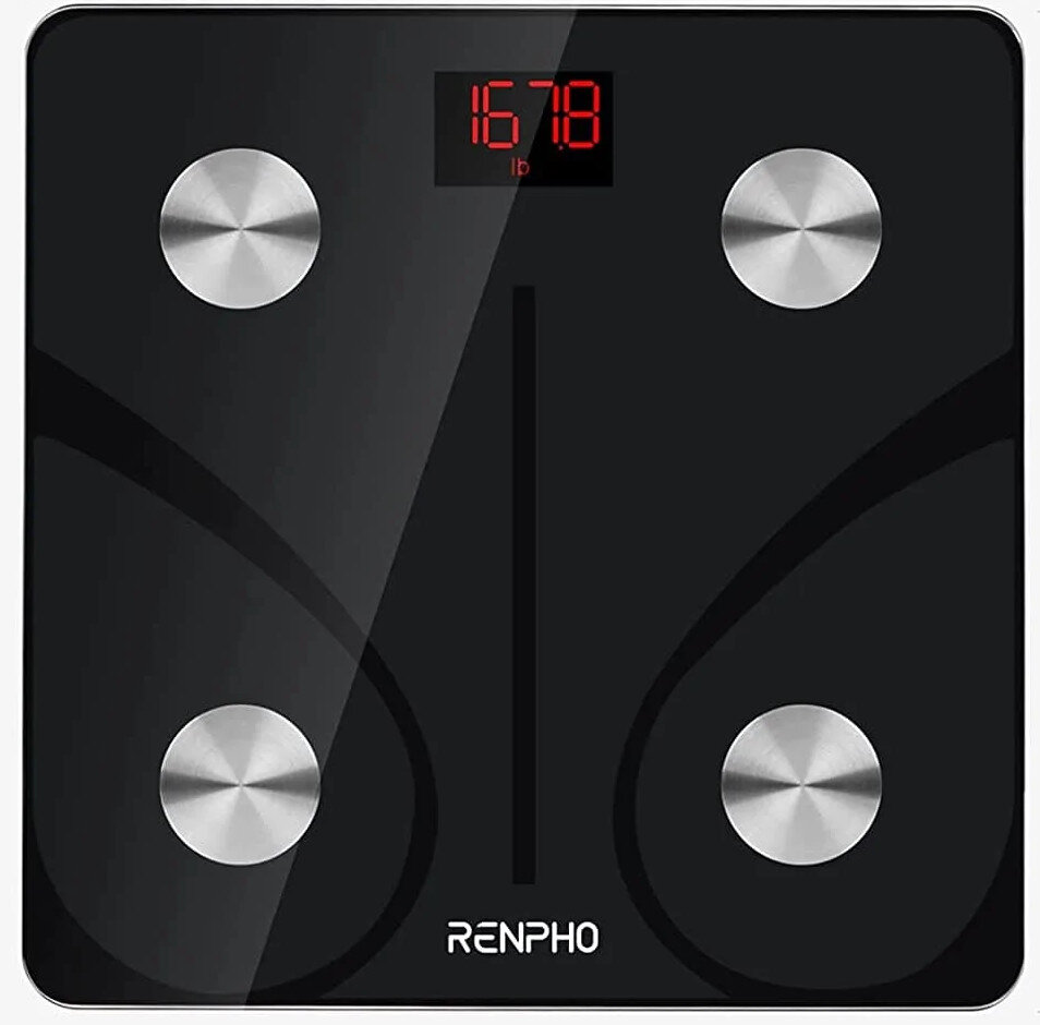Czarna waga cyfrowa pokazująca '167.8 lb'. Waga ma cztery srebrne okrągłe podkładki i nazwę marki.