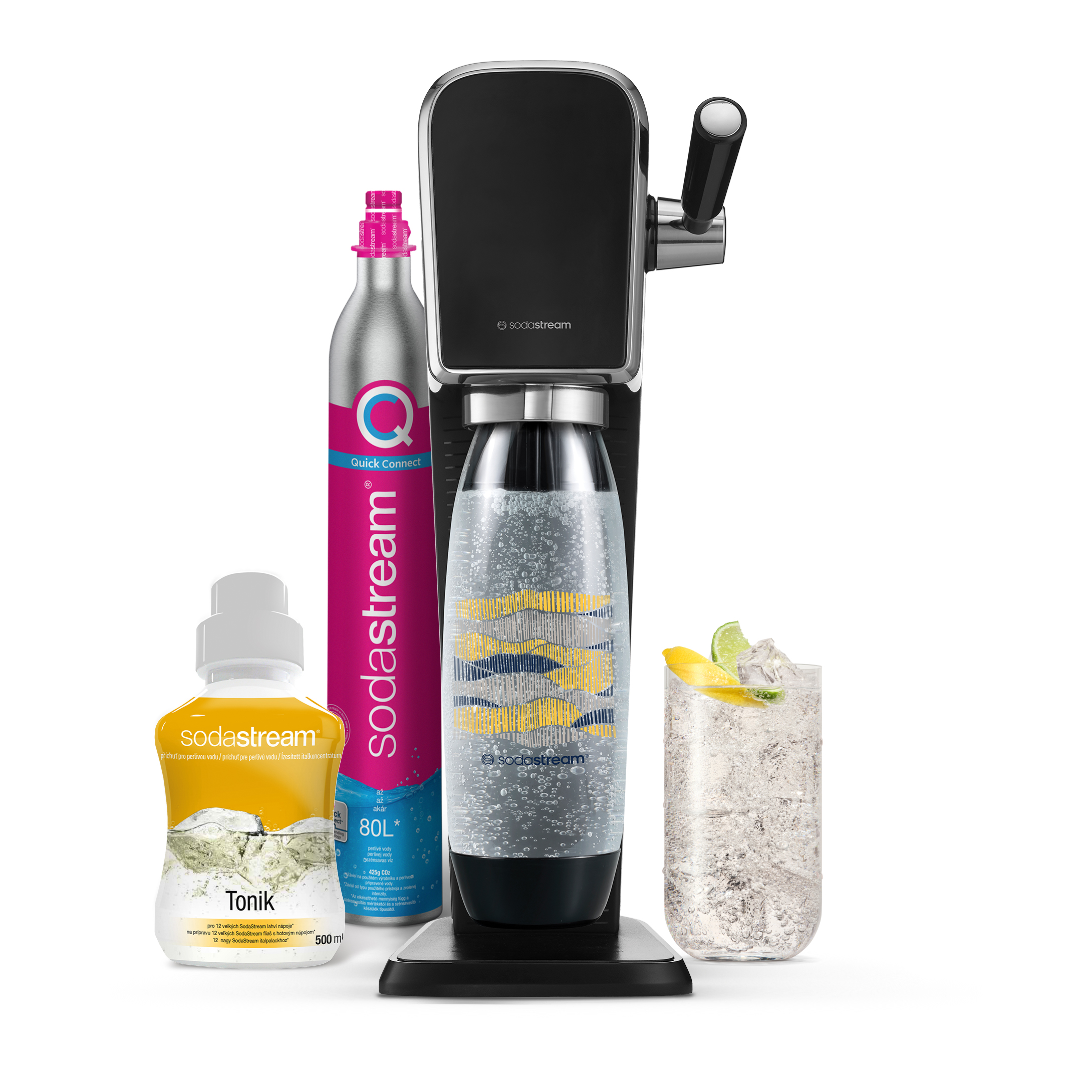 SodaStream gép szódával, sziruppal és egy pohár itallal, fehér háttérrel.