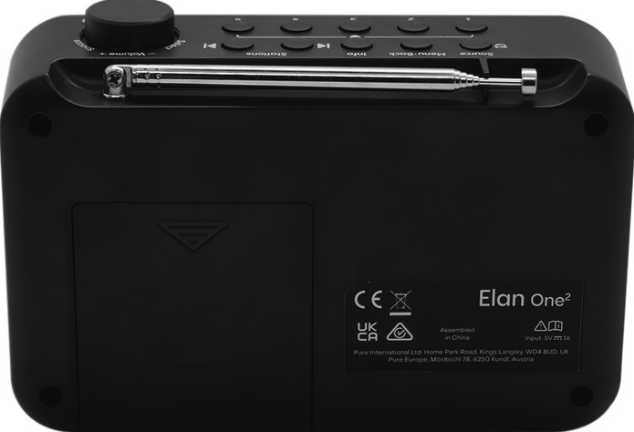 Vue arrière d'une radio Elan One2 noire avec boutons, un bouton et une antenne.