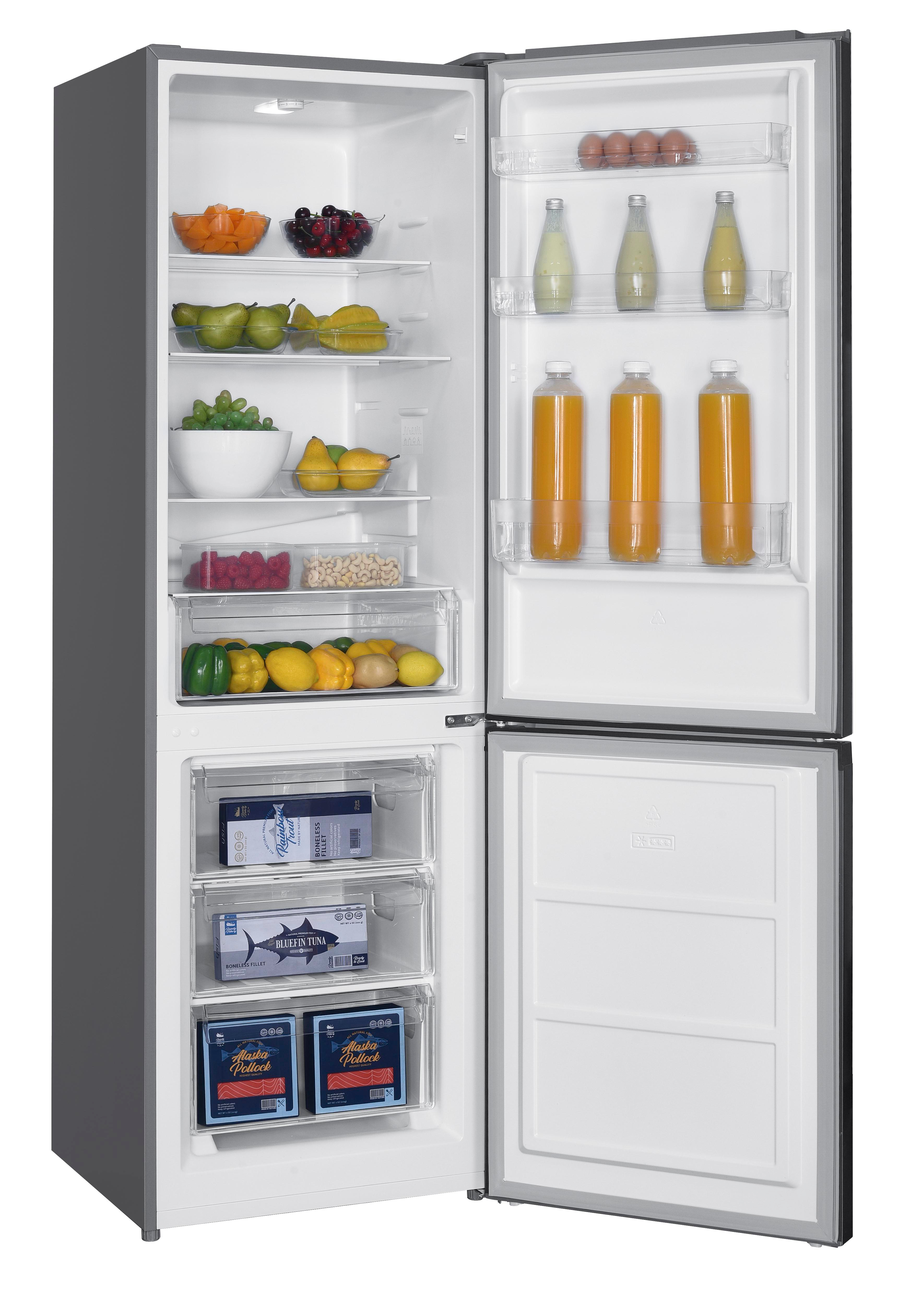 Geöffneter grauer Kühlschrank mit Regalen mit Lebensmitteln, darunter Obst, Säfte und Tiefkühlprodukte.