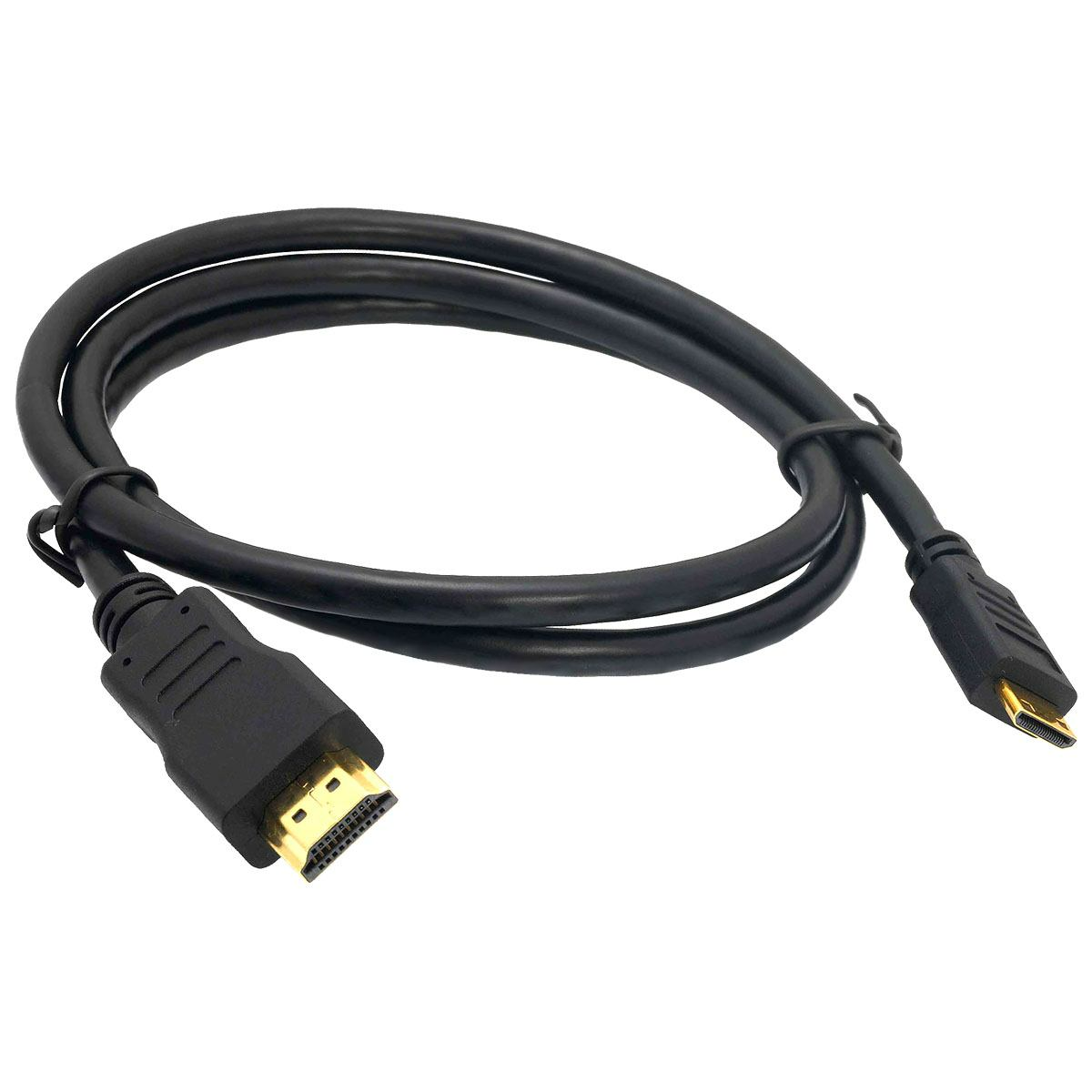 Fekete HDMI kábel csatlakozókkal mindkét végén. A kábel feltekerve. Fehér háttér.